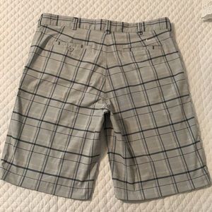 Nike Dry-Fit Golf Shorts in plaid design